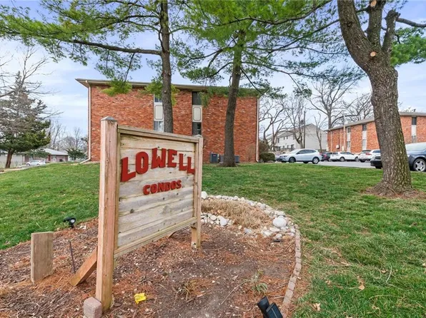 8221 Santa Fe Dr APT 12, Overland Park, KS 66204