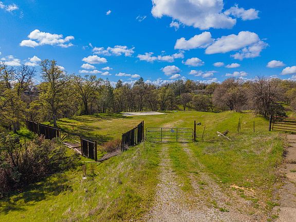 4th image of Happy Valley Rd