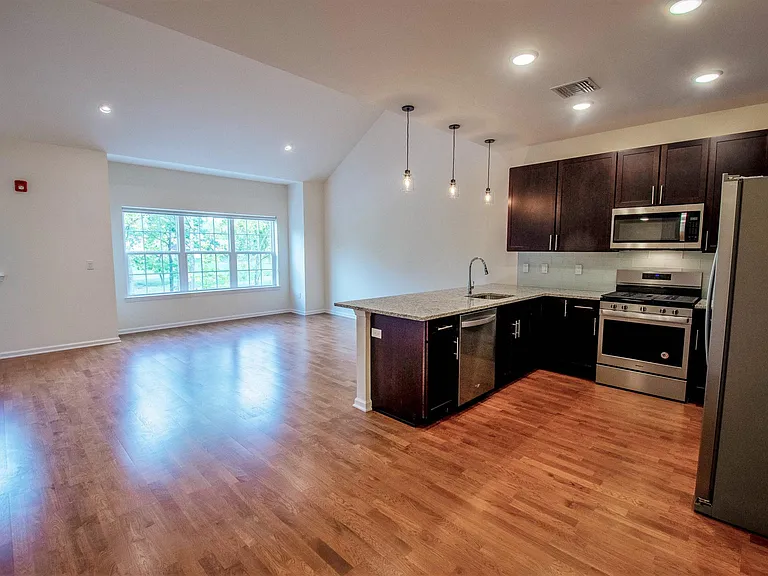 260 W Main St #2 — Photo 22
