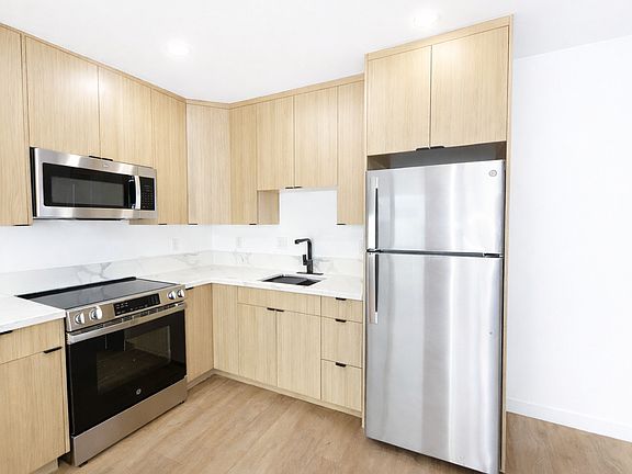 3rd image of 12527 Cranbrook Ave #1.0