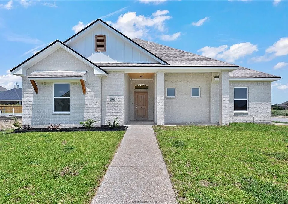2900 Bombay Ct