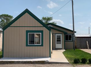 214 1st St, Ypsilanti, ND 58497