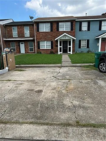 3 bed, 2.0 bath, 1300 sqft, $1,600 — Photo 3