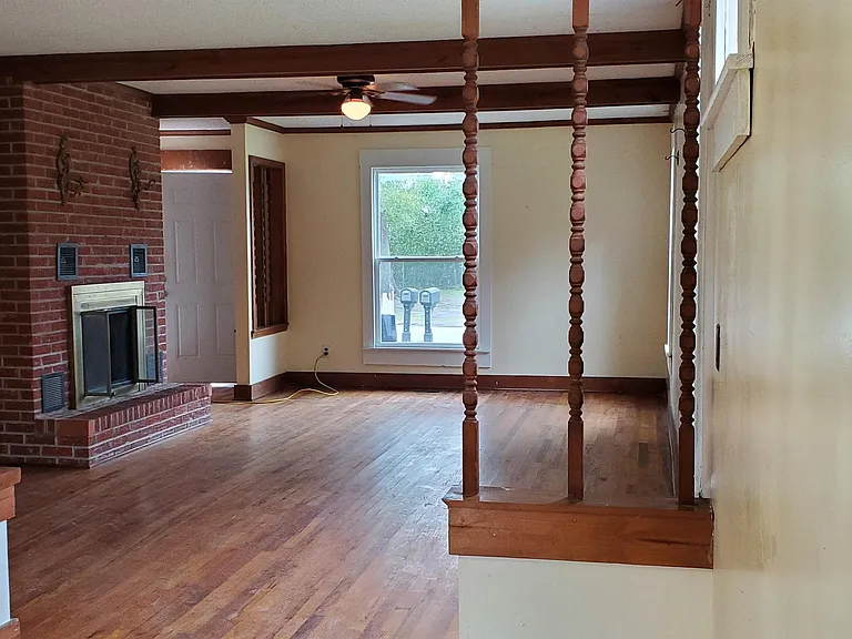 612 Gladstone St #B — Photo 4