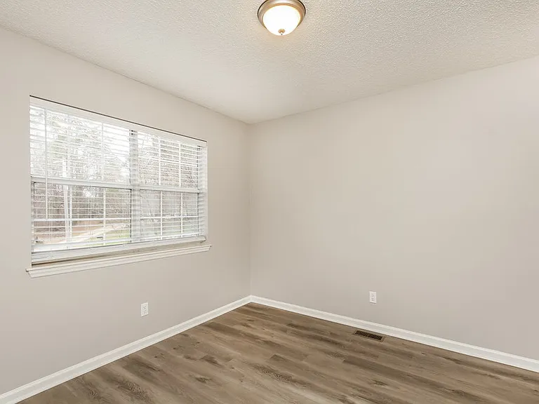100 Bath Cir — Photo 15