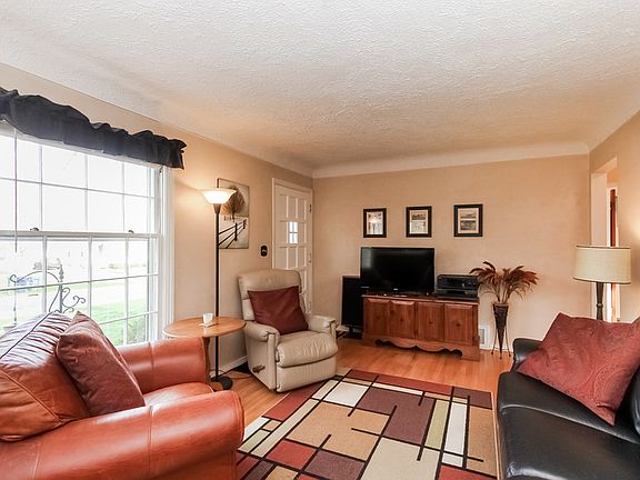 5th image of 2910 Cheney Ave NE
