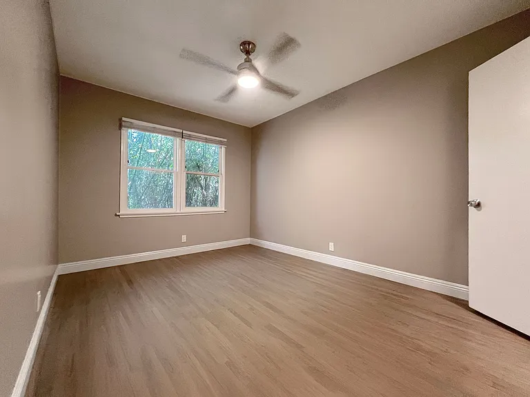 2247 Earl Ave — Photo 8