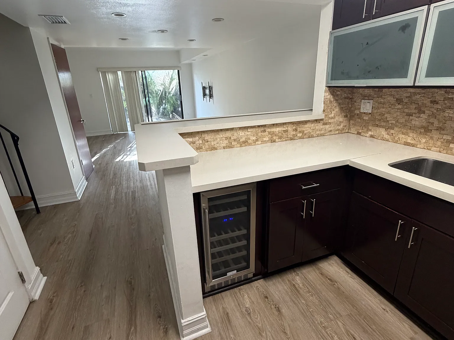 2 bed, 2.5 bath, $4,000 — Photo 2