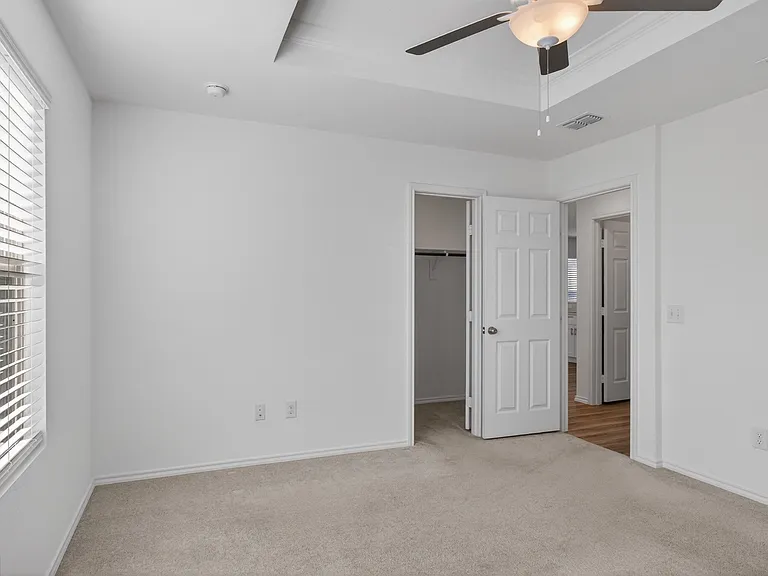 605 Grenada Lake Dr — Photo 27