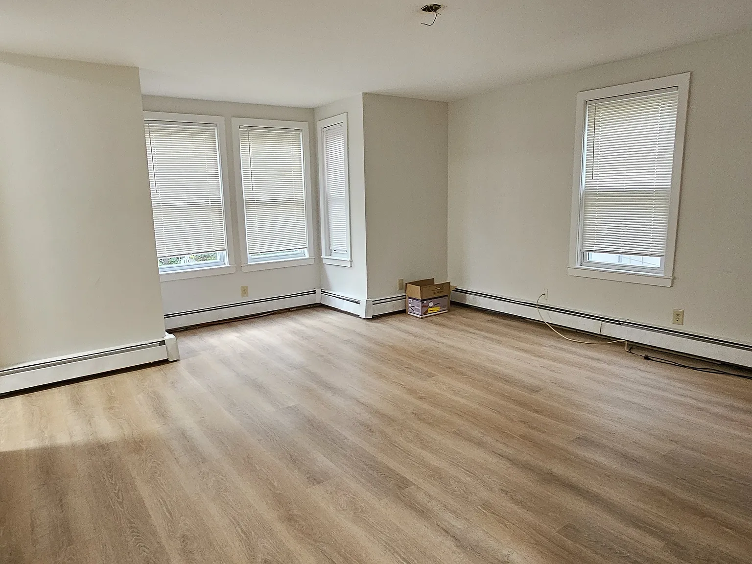 3 bed, 1400 sqft, $1,900 — Photo 3