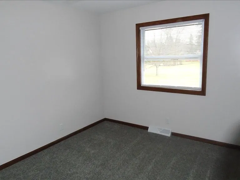 655 Colony Rd — Photo 10