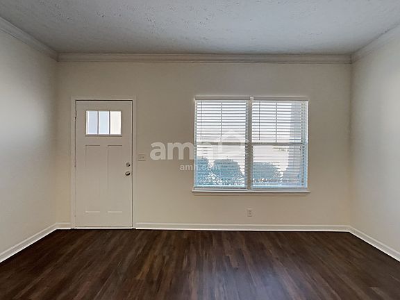 3rd image of 1604 John Lee Ln