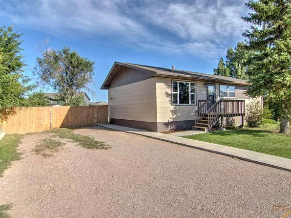 2542 Plateau Ln, Rapid City, SD 57703
