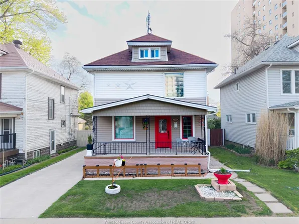 135 Elm Ave, Windsor, ON N9A 5G9