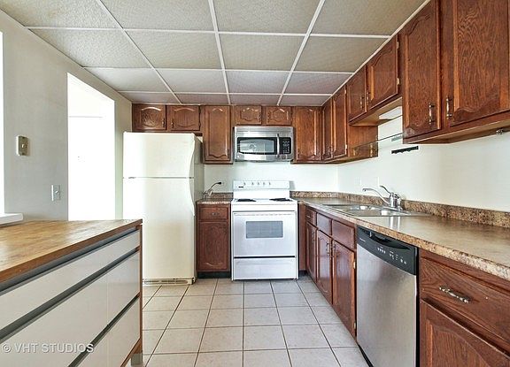 3rd image of 9737 Fox Glen Dr #3F