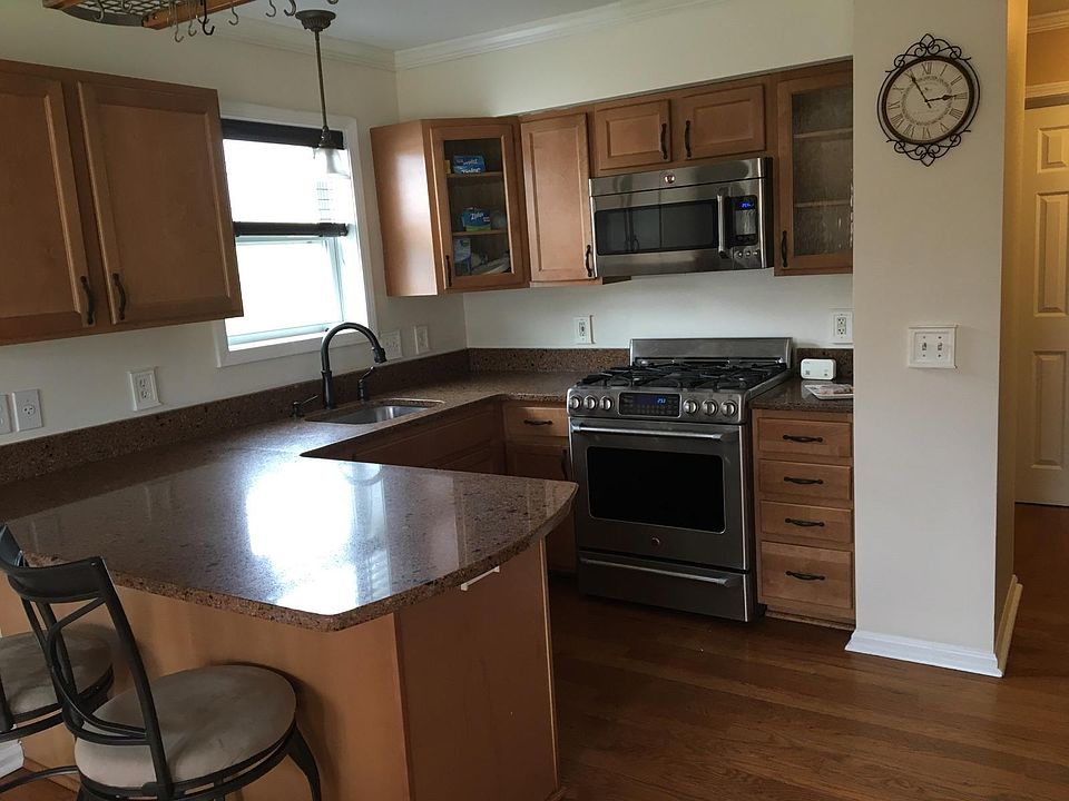 1st image of 31 Bancker Ave