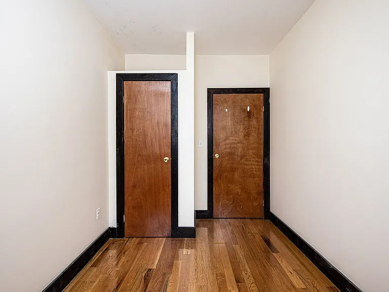 88 Starr St #2R — Photo 14
