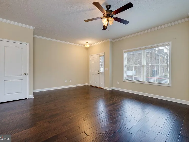 102 Cedar Point Ln — Photo 5
