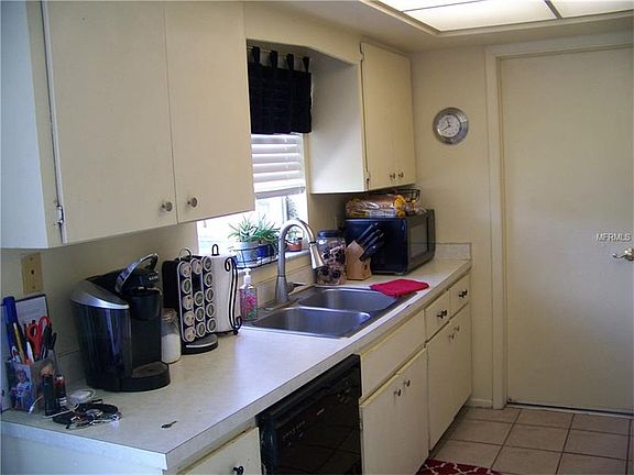 4th image of 2807 Vinson Ave