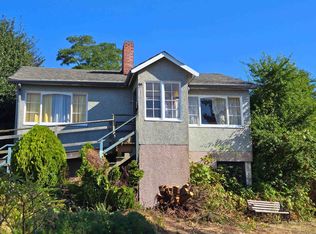 547 N Fletcher Rd, Gibsons, BC V0N1V9