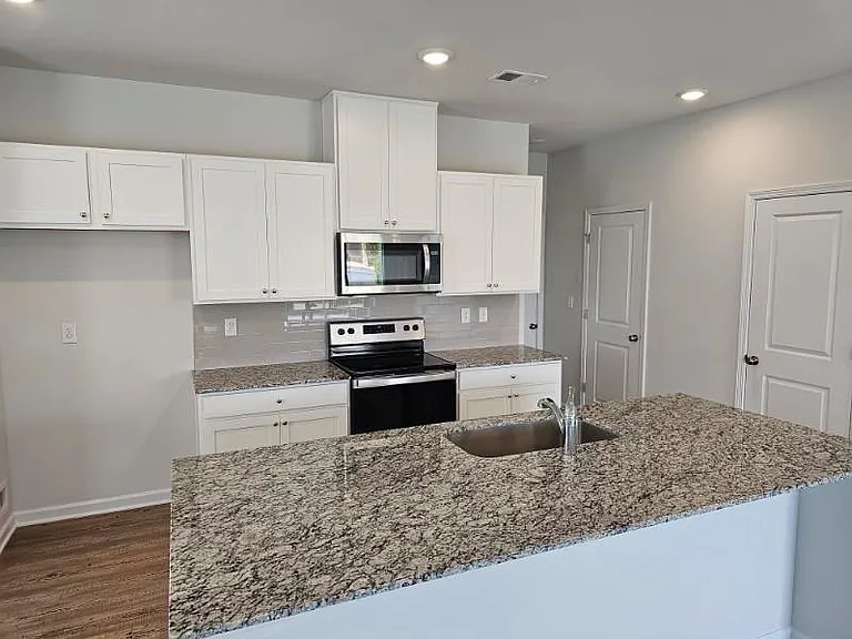 5161 Sidney Square Dr — Photo 7