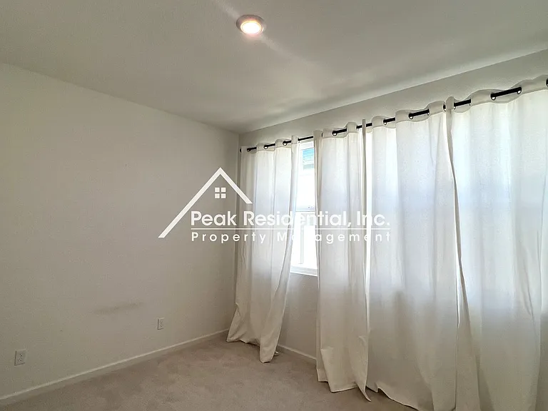 3236 Sunny Gate Ln — Photo 16
