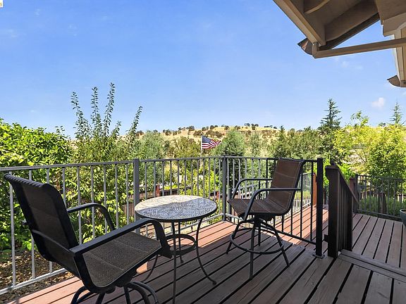 4th image of 231 Sutter View Ct