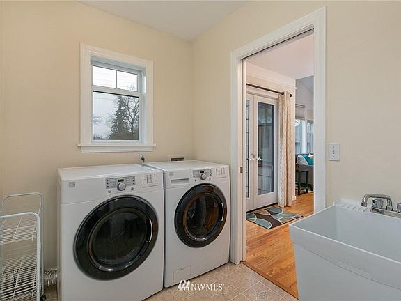 4th image of 10712 Evanston Ave N