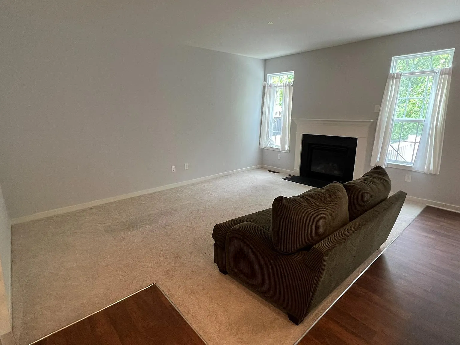 3 bed, 2.5 bath, 1561 sqft, $2,900 — Photo 3