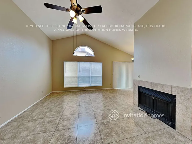 406 E Topeka Dr — Photo 4