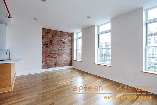 Rented by aptsandlofts.com | media 22