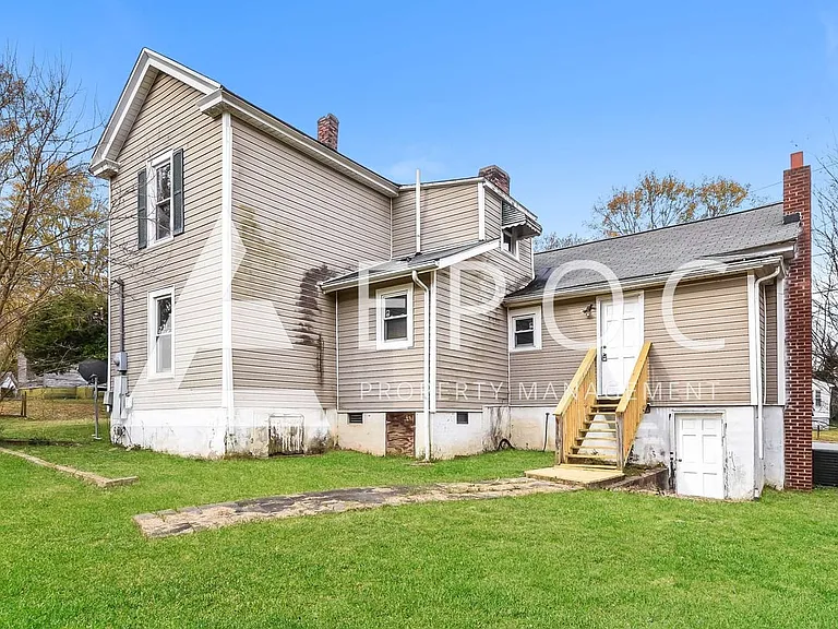 602 Loftus St — Photo 15