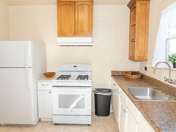 2nd image of 649 5th St #B