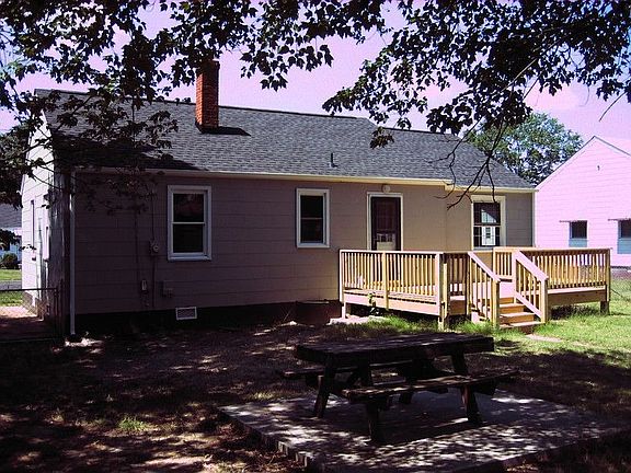 3rd image of 1902 Binford Ln