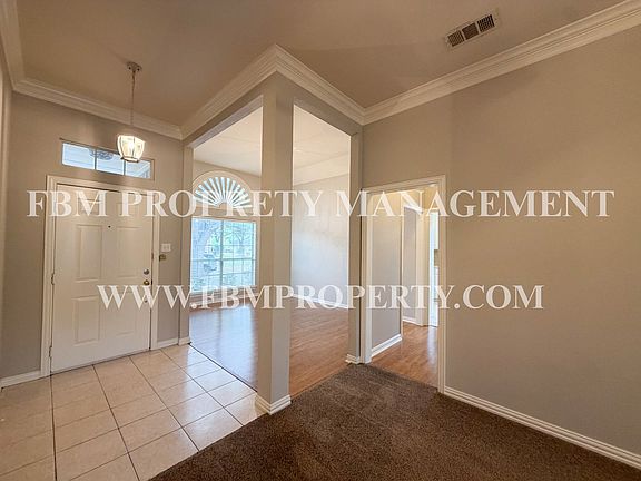 3rd image of 310 Iroquois Ln