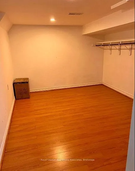11 Zeng Cheng Dr — Photo 5