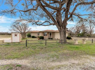 1983 Richey Rd, Bowie, TX 76230