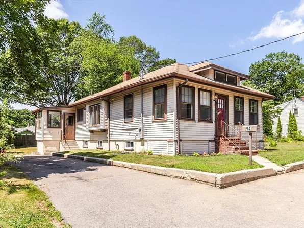 94 Hollis St, Brockton, MA 02302