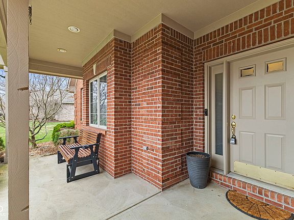 2nd image of 10630 N Rolling Valley Dr