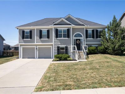 10930 N Randolph Ave, Kansas City, MO, 64157