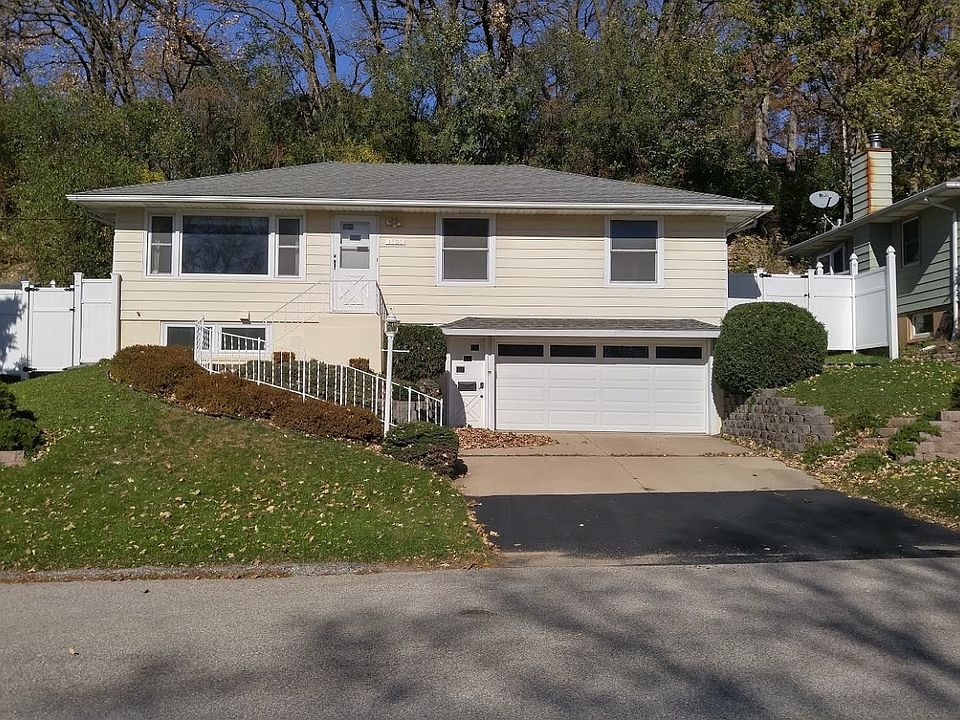 2nd image of 1503 15th St NE