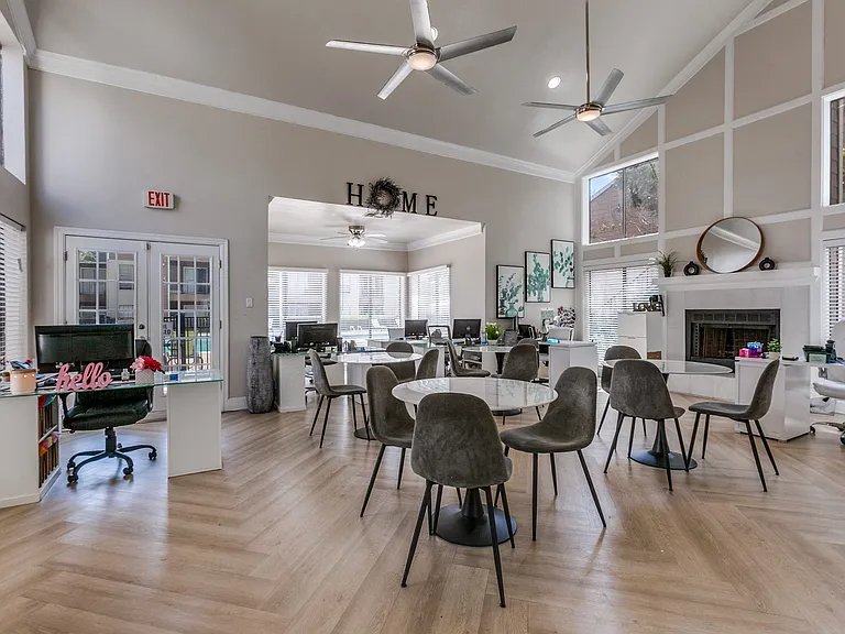 Seacrest Apartments — Photo 18