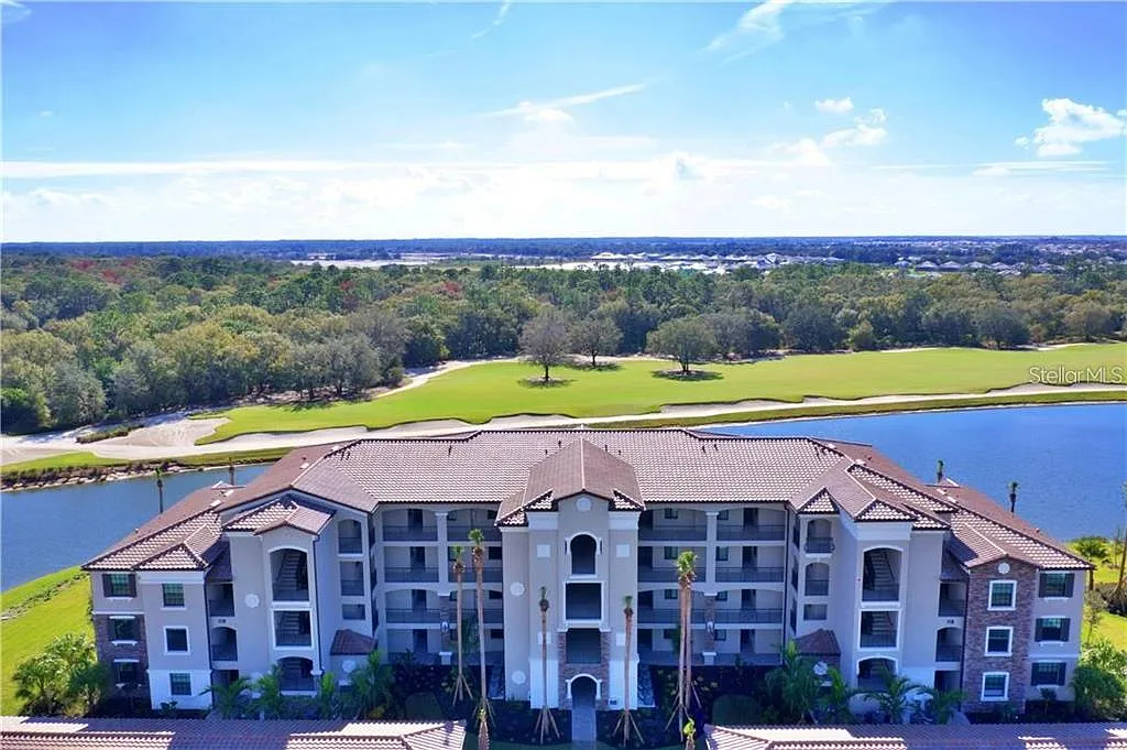 2 bed, 2.0 bath, 1121 sqft, $2,300 — Photo 1