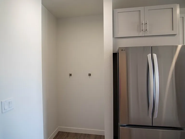 Earl Studio 481 sq ft SB Entry
