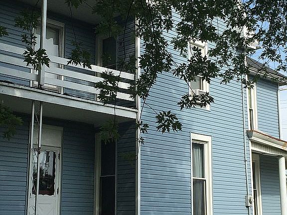 4th image of 665 E Main St