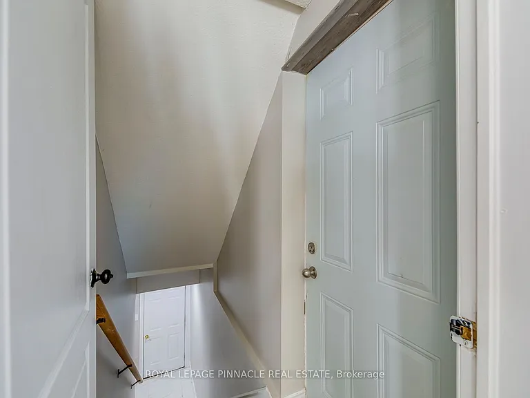 11 Frankfurt St #LOWER — Photo 8