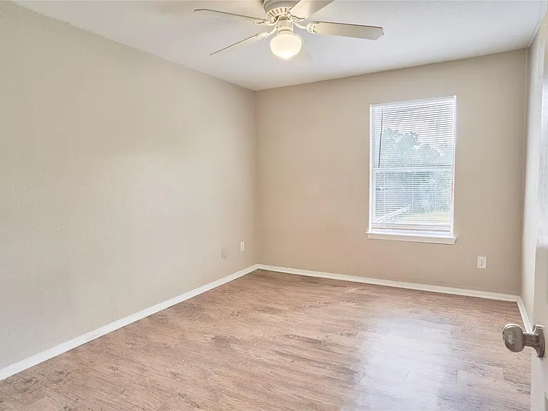 2214 Katy Ln #D — Photo 16