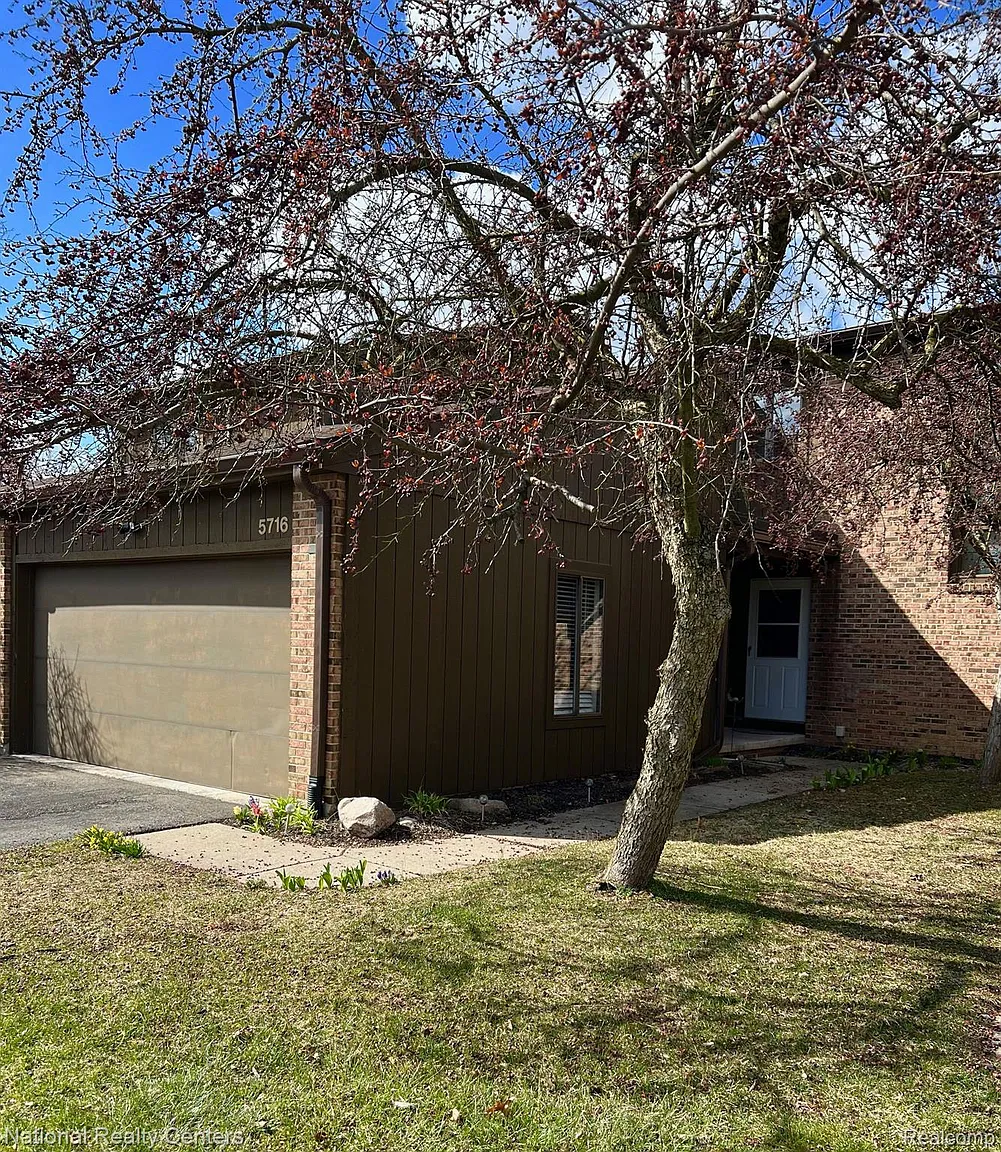 5716 Staghorn Dr photo 1