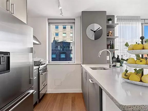 3rd image of 200 E 11th St APT 1001