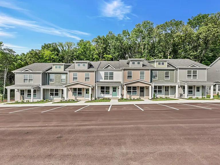242 Limestone Point Dr — Photo 1